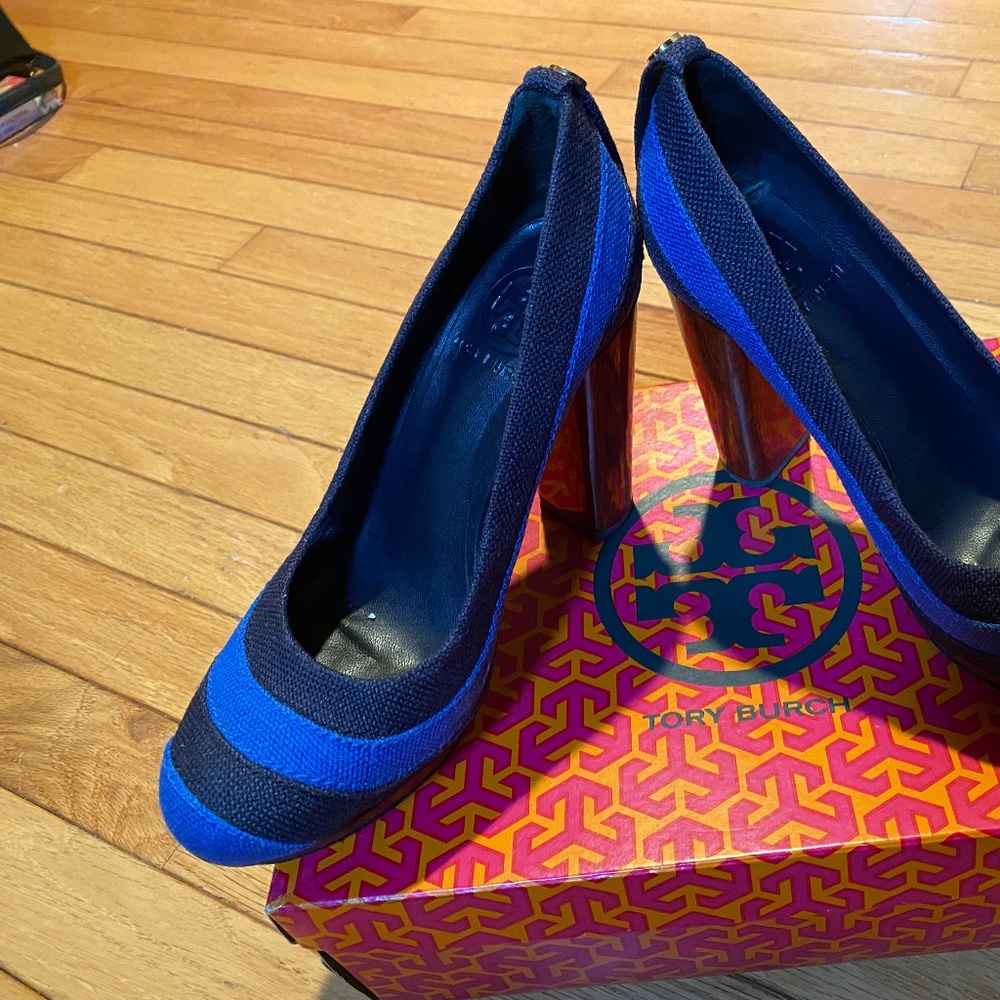 Adorable Tory Burch & Cobalt Blue heels - Picture 4 of 13